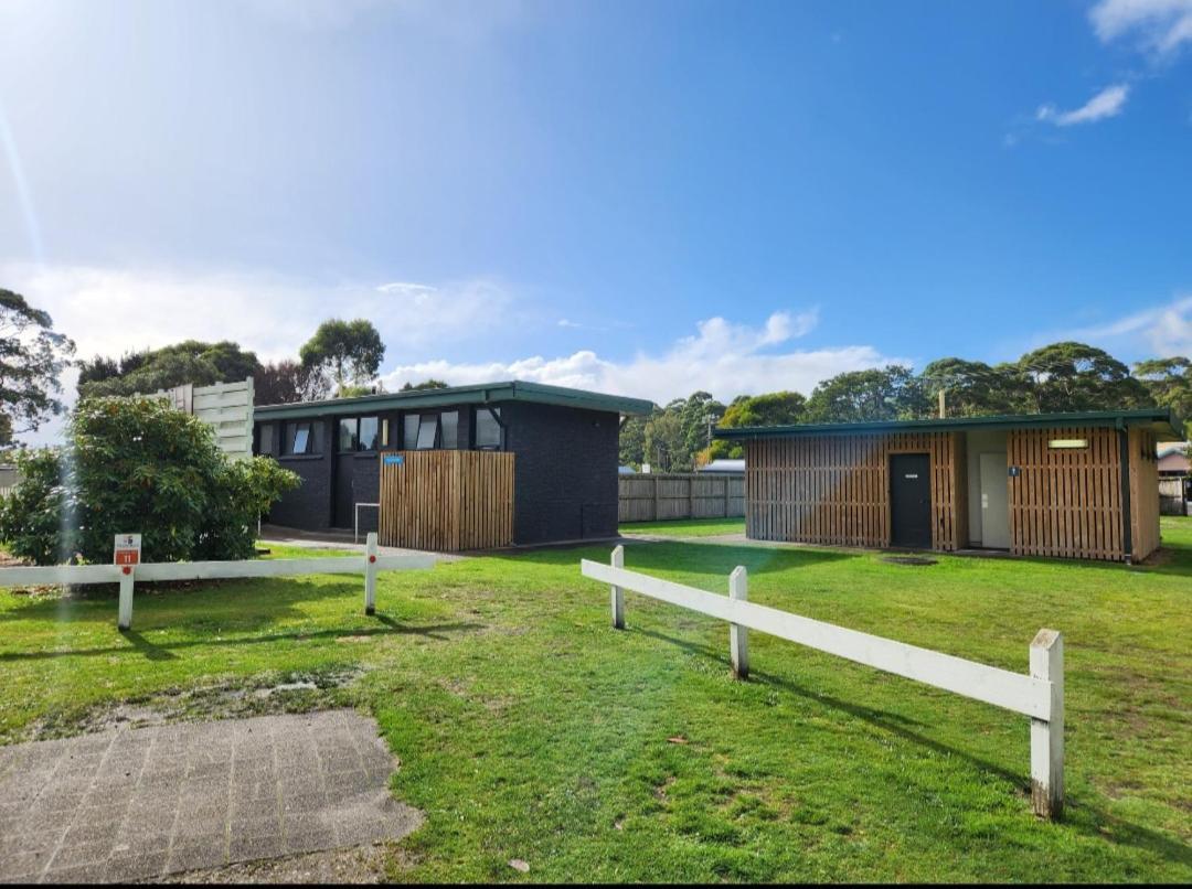 Strahan Beach Tourist Park エクステリア 写真
