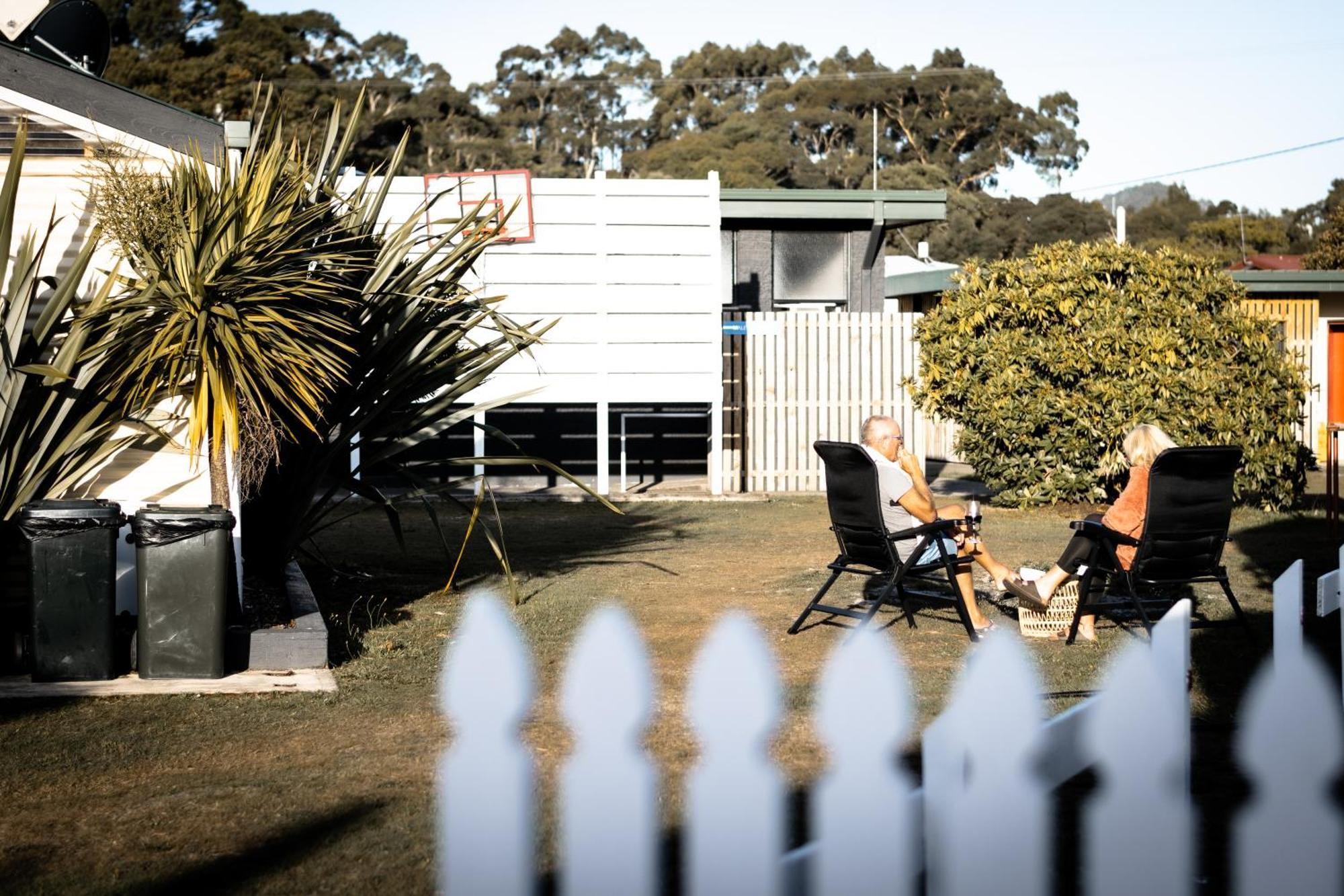 Strahan Beach Tourist Park エクステリア 写真