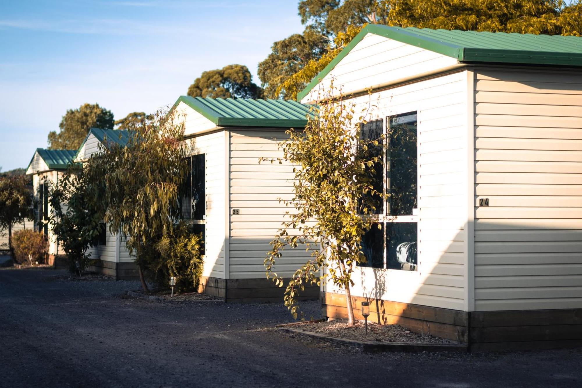 Strahan Beach Tourist Park エクステリア 写真